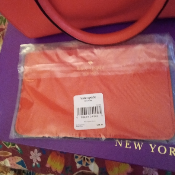 NWOT KATE SPADE ROOMY CROSSBODY SATCHEL - Picture 7 of 8